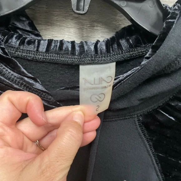 Calia by Carrie underwood velvet hoodie sz small - Picture 3 of 4